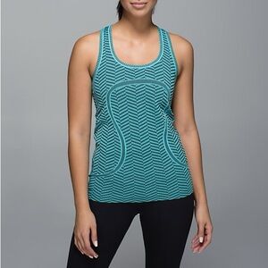 Women’s Lululemon‎ Run: Swiftly Tech Racerback
Heathered Blue Tropics size 4